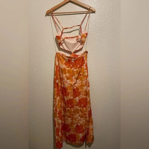 SIGNIFICANT OTHER Maeve Cut-Out Maxi Dress in Scarlett Poppy Floral - Picture 7 of 15